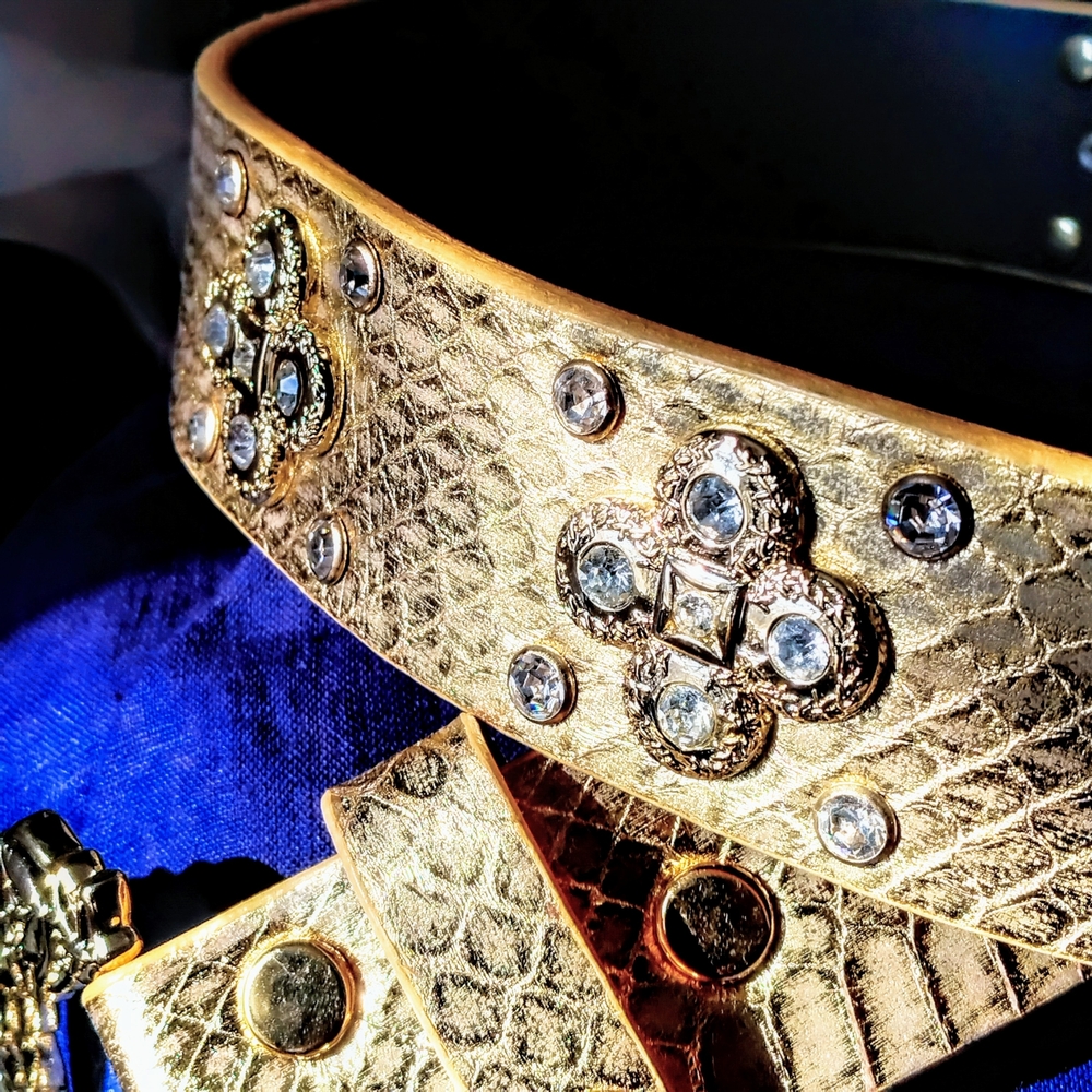 Luxurious Gold Women's Belt with Crystal Accents